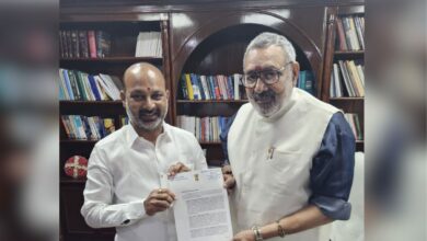 Bandi Sanjay urges Union Textiles min for powerloom cluster in Sircilla